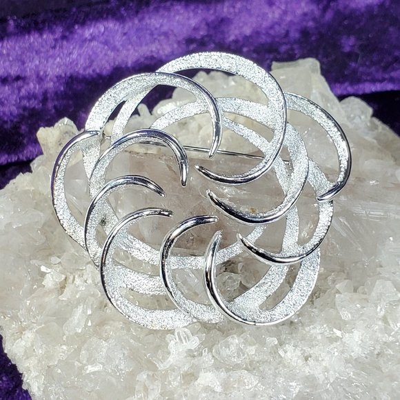 STUNNING Silver Semi-Spiral Brooch/Pin - Picture 5 of 5